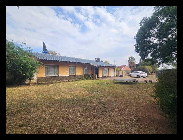 3 BEDROOM HOUSE FOR SALE IN BOKSBURG SOUTH